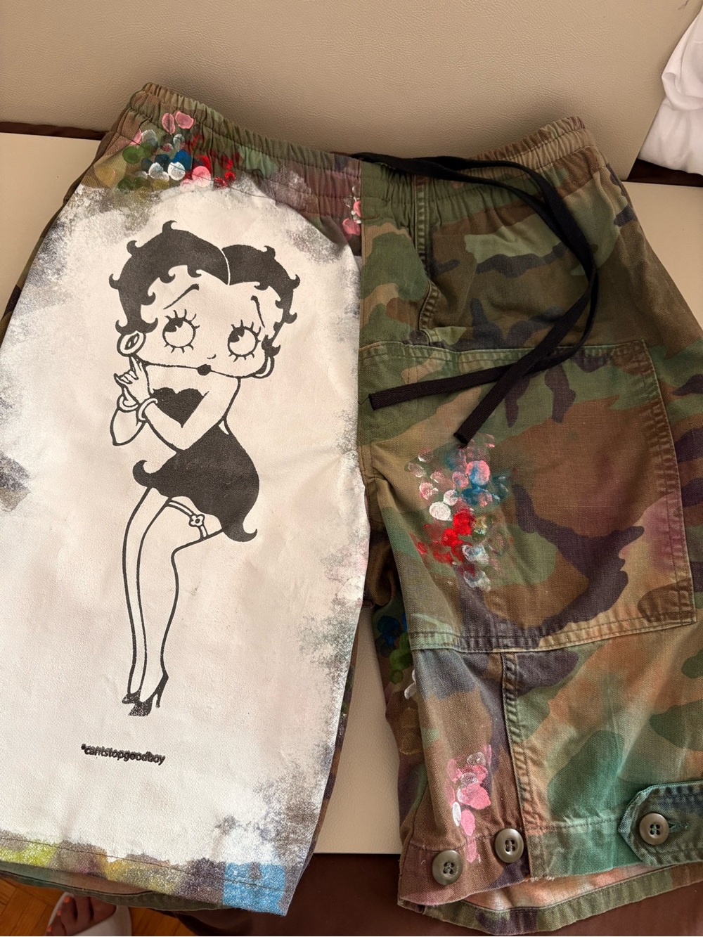 Canvas Malibu Betty Boop Painted Camo Cargo Shorts Size Small